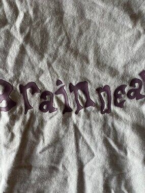 brain dead cropped tee
